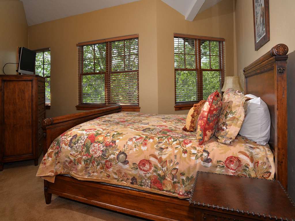 Lodge At Brookside Avon Village Phòng bức ảnh