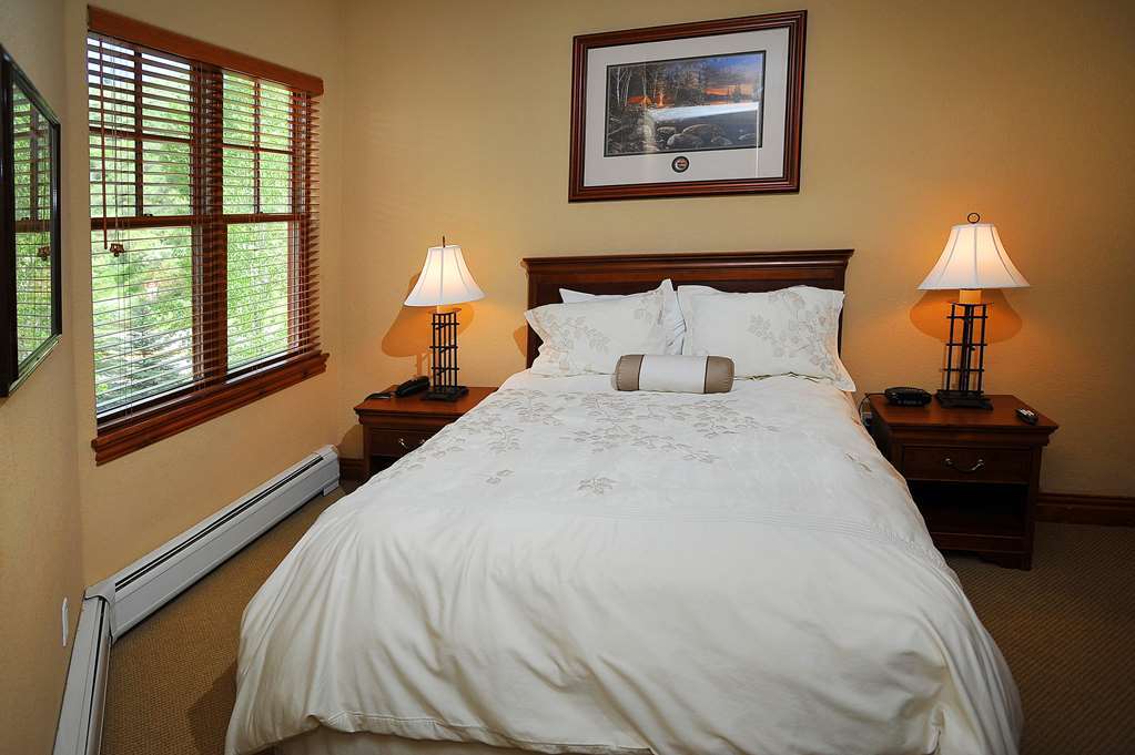 Lodge At Brookside Avon Village Phòng bức ảnh