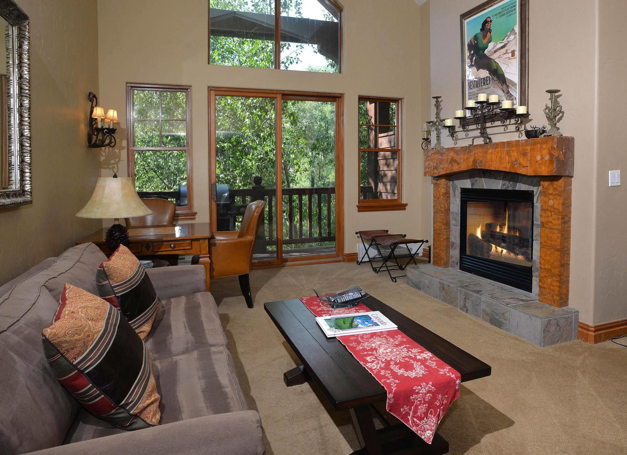 Lodge At Brookside Avon Village Ngoại thất bức ảnh
